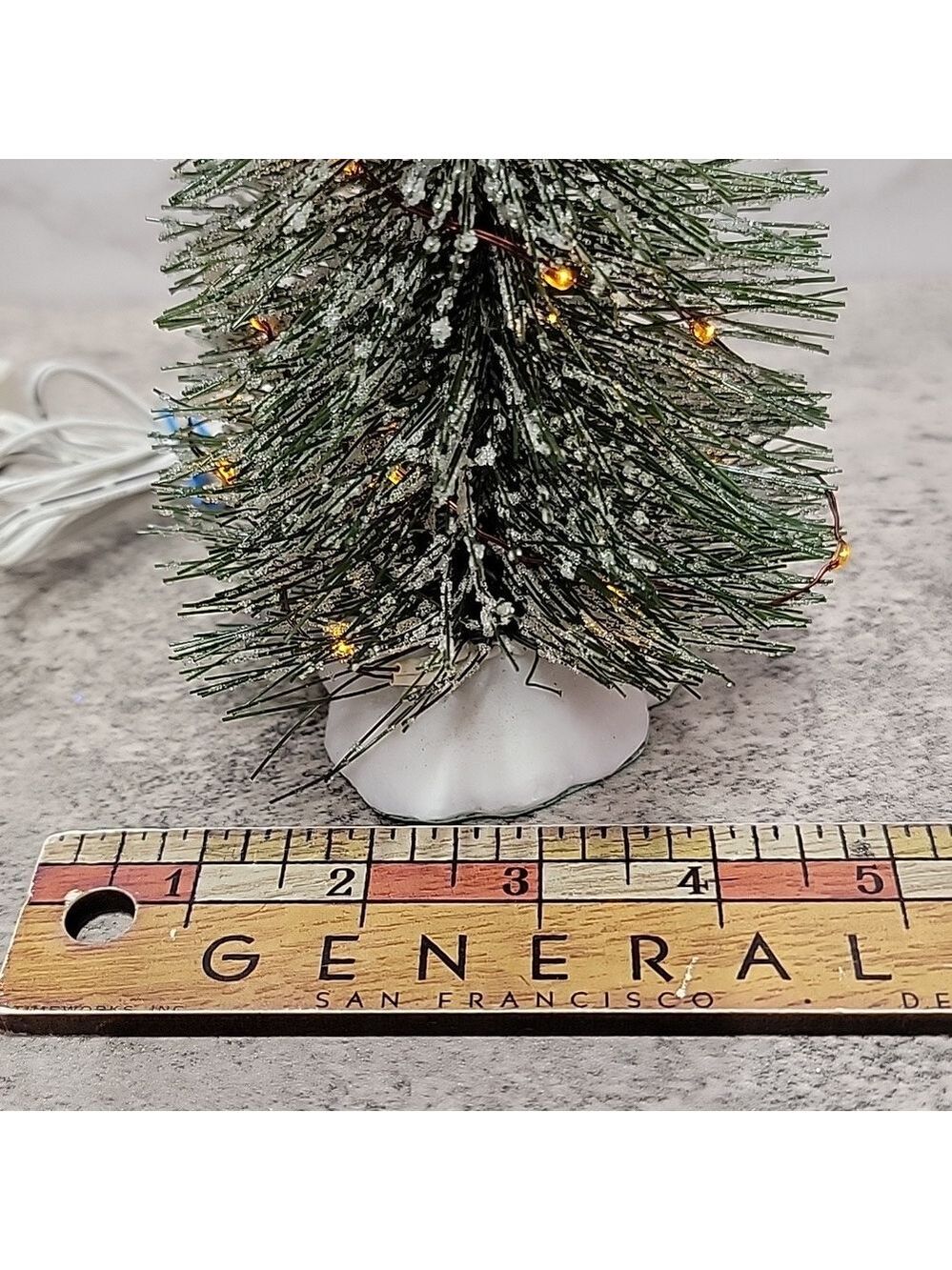 vintage o'well bottle brush lighted christmas tree - Picture 10 of 13